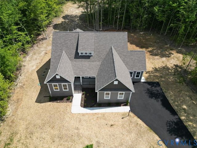 8521 Roden Dr, Hanover, VA 23111