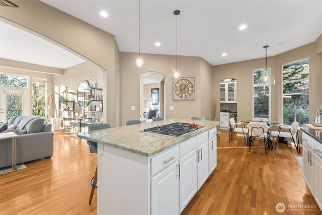 25913 SE 159 Street, Issaquah, WA 98027