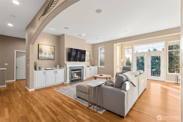 25913 SE 159 Street, Issaquah, WA 98027