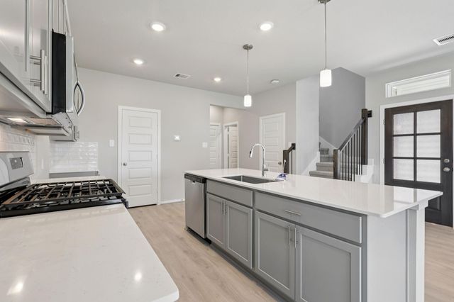 717 Sand Dollar Drive, Kemah, TX 77565