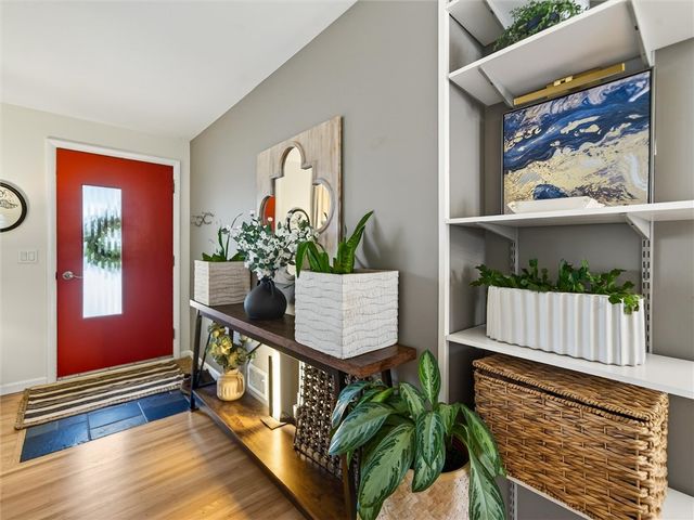 118 Courtly Circle, Greece, NY 14615