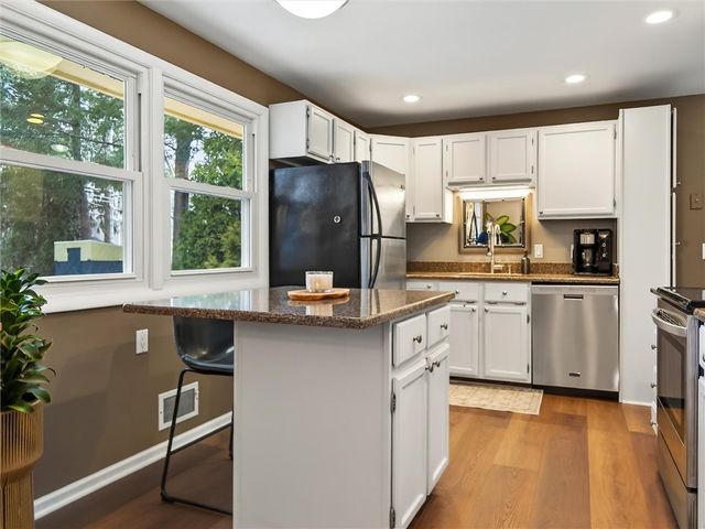 118 Courtly Circle, Greece, NY 14615