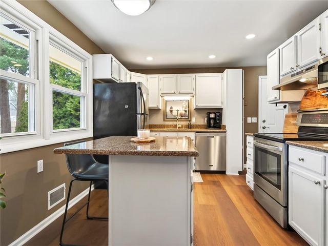 118 Courtly Circle, Greece, NY 14615