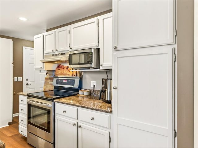 118 Courtly Circle, Greece, NY 14615