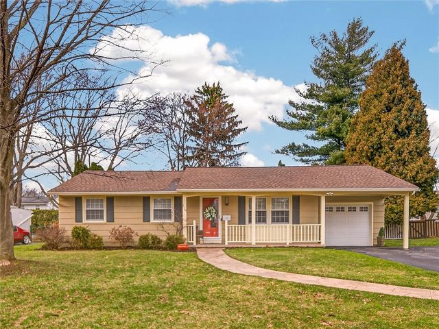 118 Courtly Circle, Greece, NY 14615
