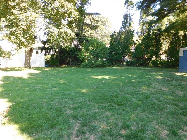 118 Courtly Circle, Greece, NY 14615