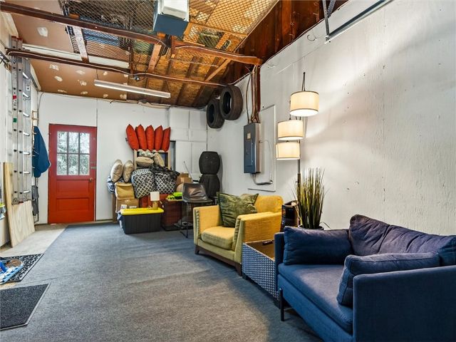 118 Courtly Circle, Greece, NY 14615