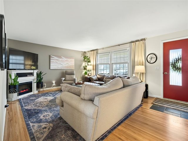 118 Courtly Circle, Greece, NY 14615