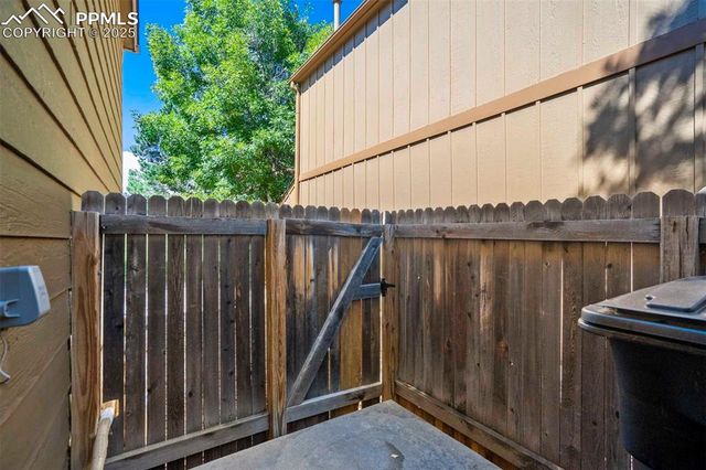 512 Rolling Hills Drive, Colorado Springs, CO 80919