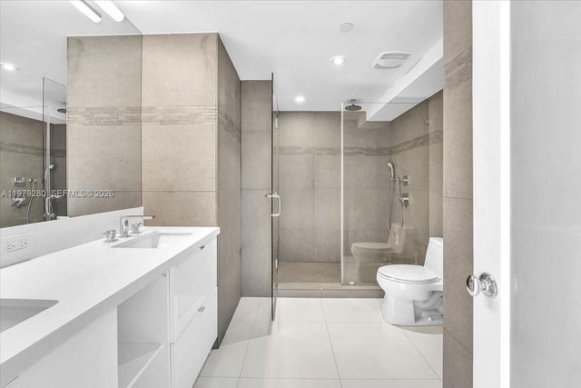 400 S Pointe Dr 1910, Miami Beach, FL 33139