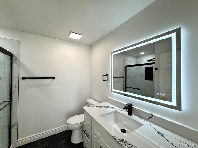 18107 Chesapeake Circle, Commerce Charter Township, MI 48390