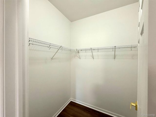 18107 Chesapeake Circle, Commerce Charter Township, MI 48390