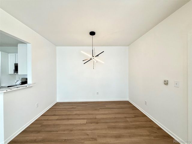 18107 Chesapeake Circle, Commerce Charter Township, MI 48390