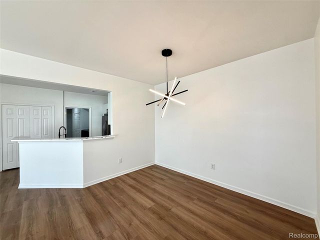 18107 Chesapeake Circle, Commerce Charter Township, MI 48390