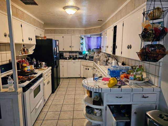 2590 Magnolia St, Ceres, CA 95307