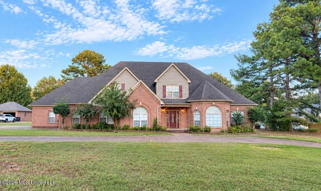 123 Tall Oaks Drive, Senatobia, MS 38668 — exterior