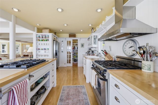 18512 Angeline Avenue NE, Suquamish, WA 98392