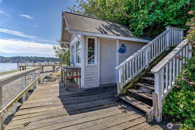 18512 Angeline Avenue NE, Suquamish, WA 98392