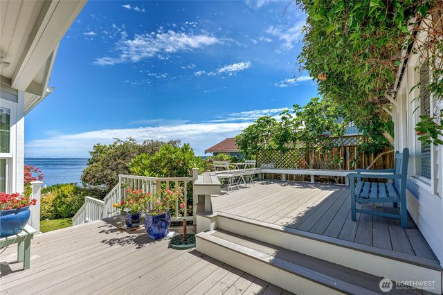 18512 Angeline Avenue NE, Suquamish, WA 98392