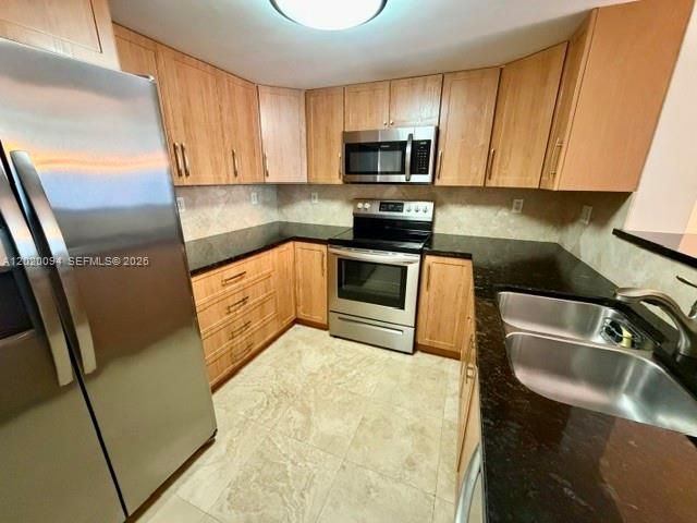 3000 Coral Way 813, Miami, FL 33145