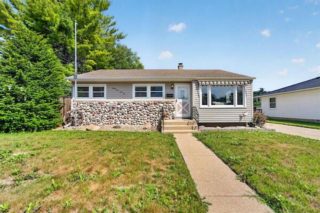2542 Pinehurst AVENUE, Racine, WI 53403