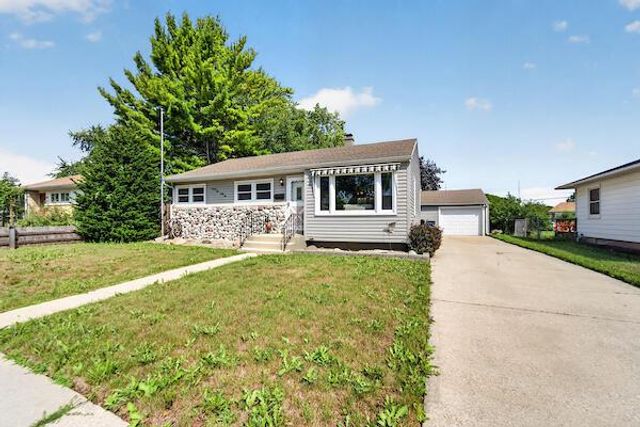 2542 Pinehurst AVENUE, Racine, WI 53403