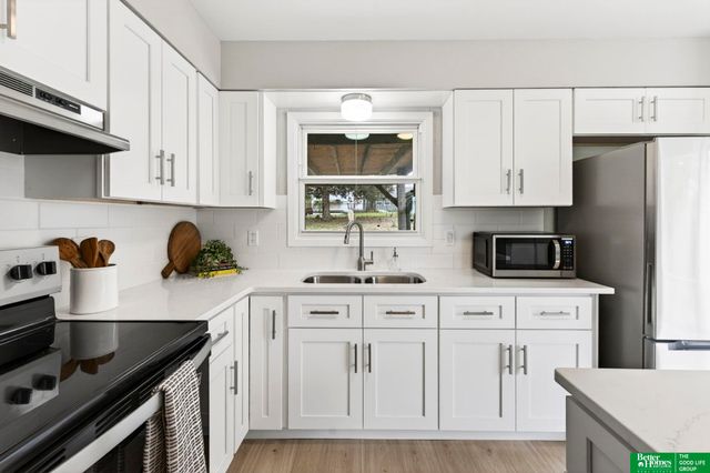 3030 S 38 Street, Omaha, NE 68105