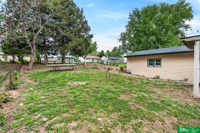 3030 S 38 Street, Omaha, NE 68105