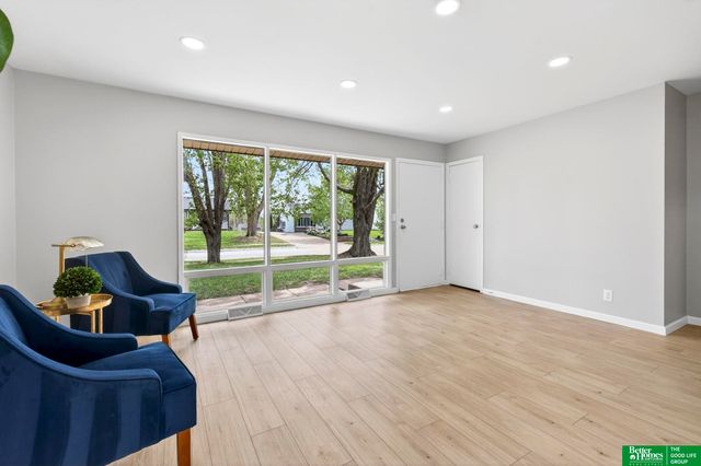 3030 S 38 Street, Omaha, NE 68105