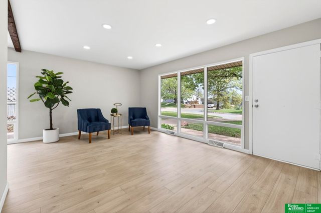 3030 S 38 Street, Omaha, NE 68105