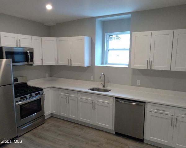 187 N Lake Avenue, Albany, NY 12206
