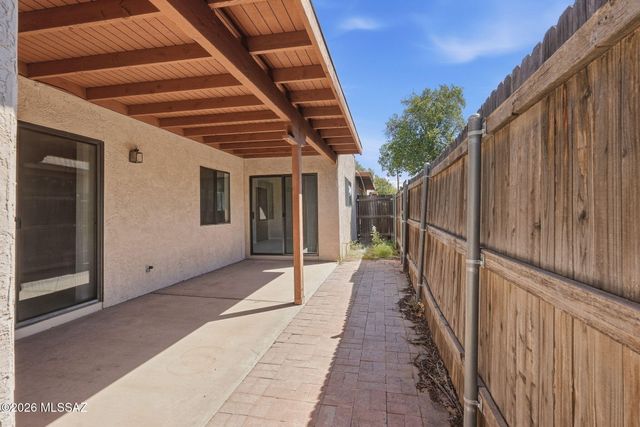 1949 N Swan Rd Unit 31, Tucson, AZ 85712