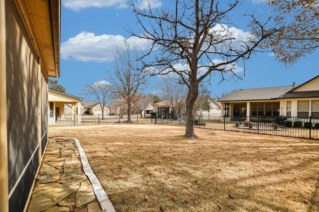 121 Buttercup TRL, Georgetown, TX 78633