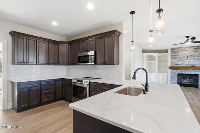 2906 Back Bay Drive, Maumee, OH 43537