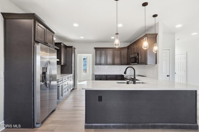 2906 Back Bay Drive, Maumee, OH 43537