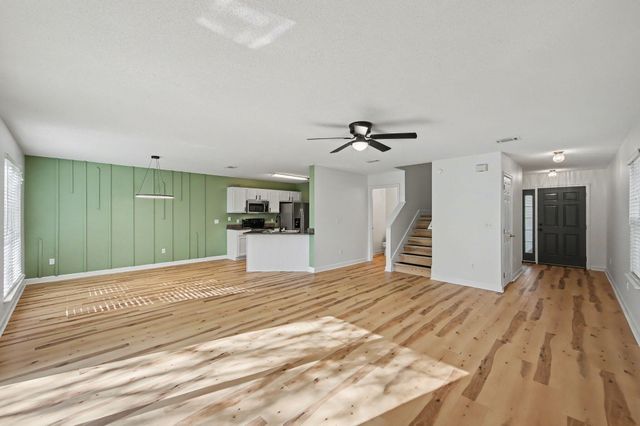 28 3rd Street, Shalimar, FL 32579