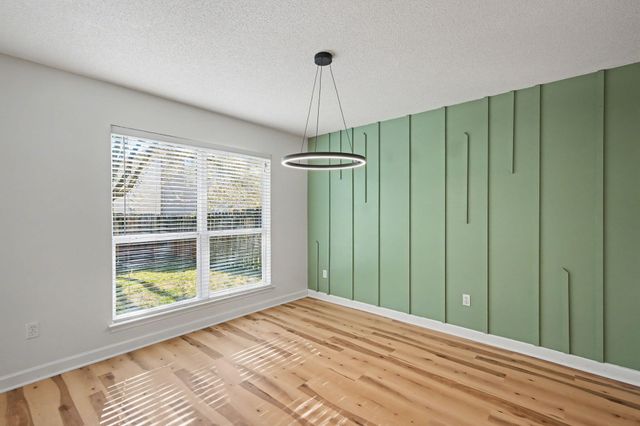 28 3rd Street, Shalimar, FL 32579