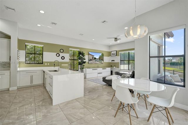 2740 NW 83rd Ter, Cooper City, FL 33024