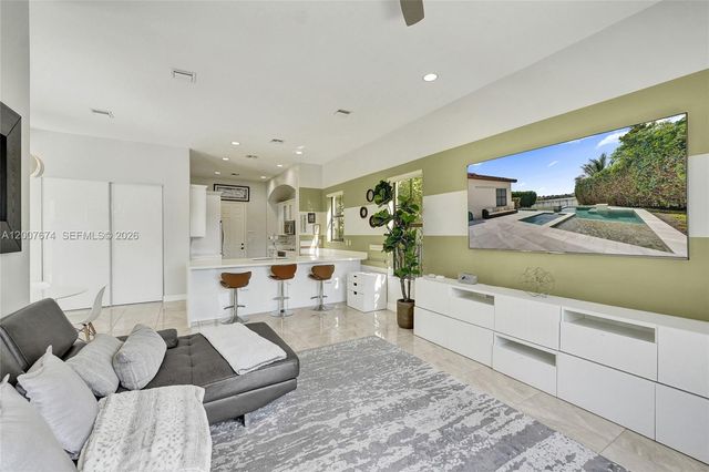 2740 NW 83rd Ter, Cooper City, FL 33024