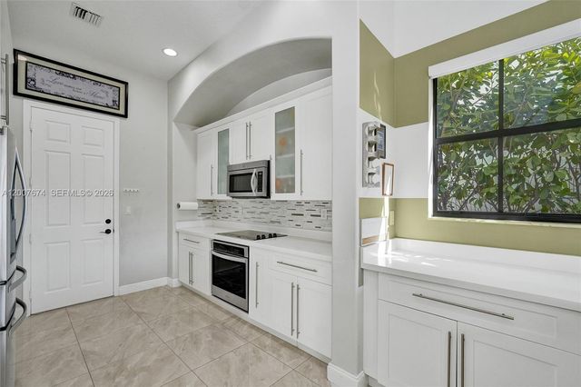 2740 NW 83rd Ter, Cooper City, FL 33024