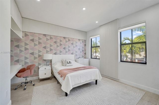 2740 NW 83rd Ter, Cooper City, FL 33024