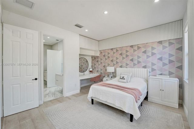 2740 NW 83rd Ter, Cooper City, FL 33024