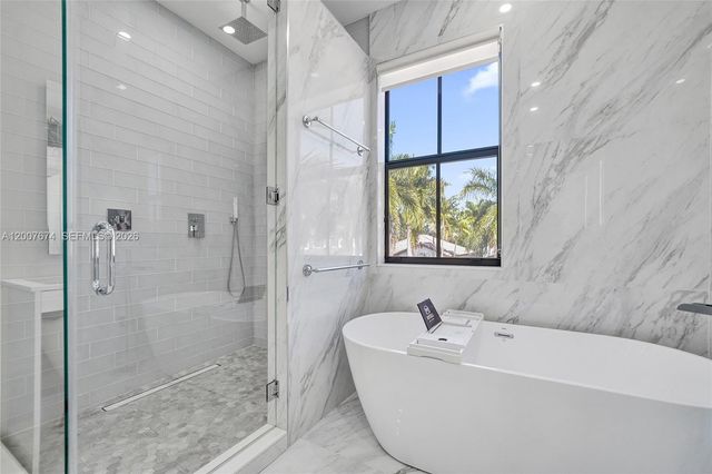 2740 NW 83rd Ter, Cooper City, FL 33024