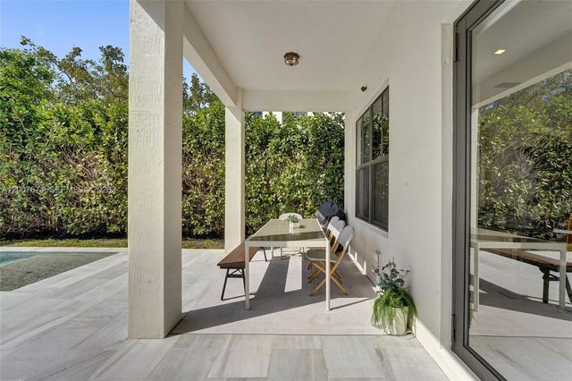 2740 NW 83rd Ter, Cooper City, FL 33024