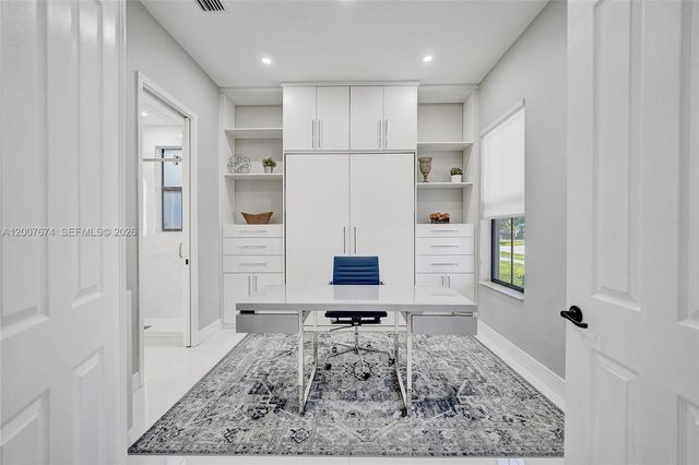 2740 NW 83rd Ter, Cooper City, FL 33024