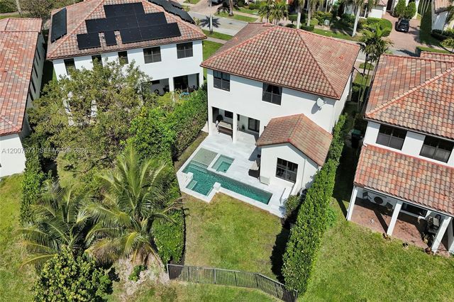 2740 NW 83rd Ter, Cooper City, FL 33024