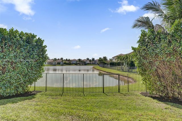 2740 NW 83rd Ter, Cooper City, FL 33024