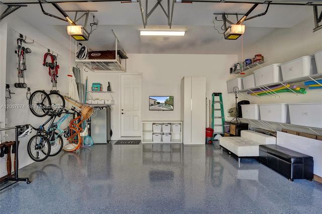 2740 NW 83rd Ter, Cooper City, FL 33024