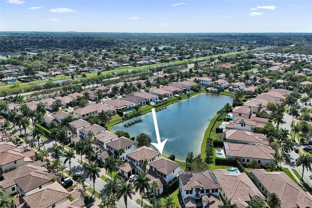 2740 NW 83rd Ter, Cooper City, FL 33024