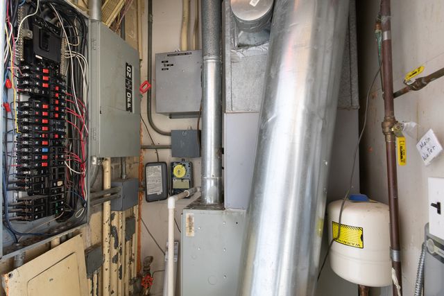 47 W Dundee Road, Wheeling, IL 60090